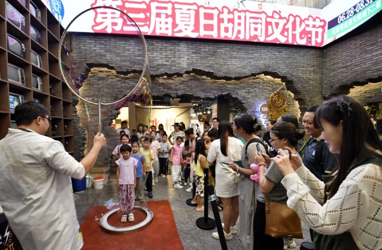 北京迎来暑期旅游热潮