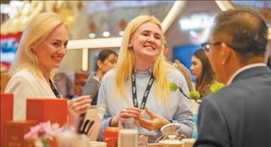 “中国旅游业展现蓬勃活力与创新实践”