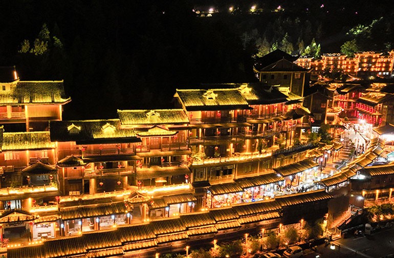 重庆：古城“夜经济”持续升温